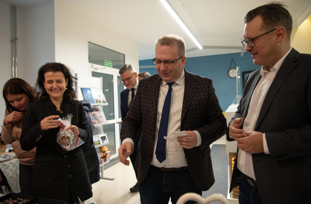 Świąteczny kiermasz charytatywny