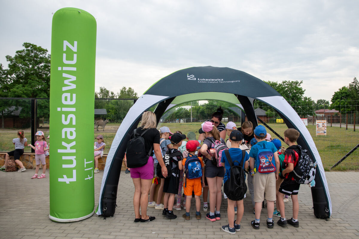 Stoisko edukacyjne Łódzkiego Instytutu Technologicznego