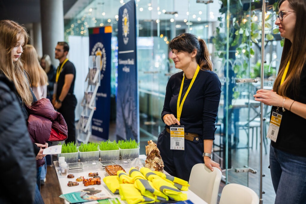 Stoisko edukacyjne Łukasiewicz - ŁIT