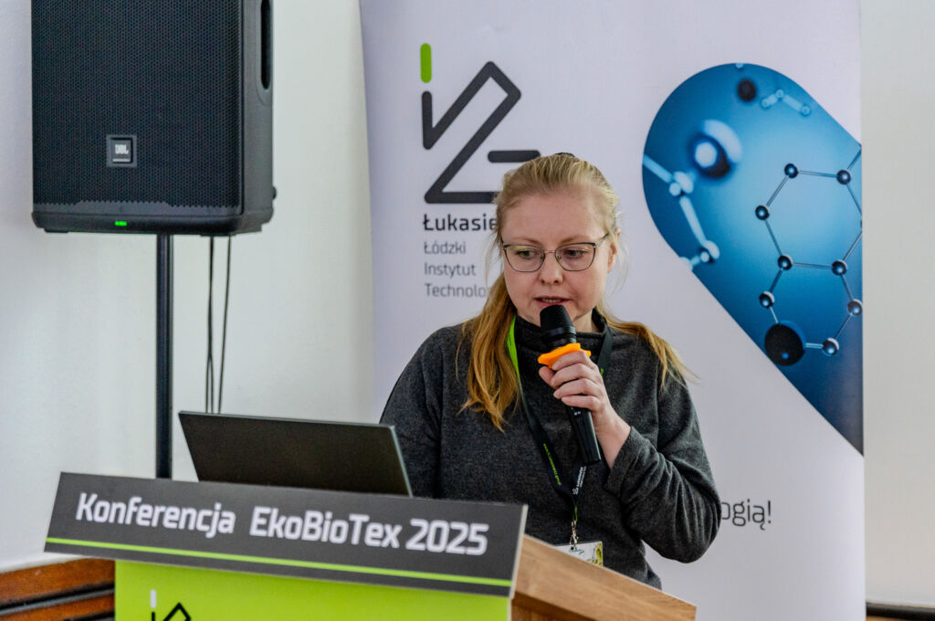 dr inż. Anna Kowalik-Klimczak wygłasza prelekcję