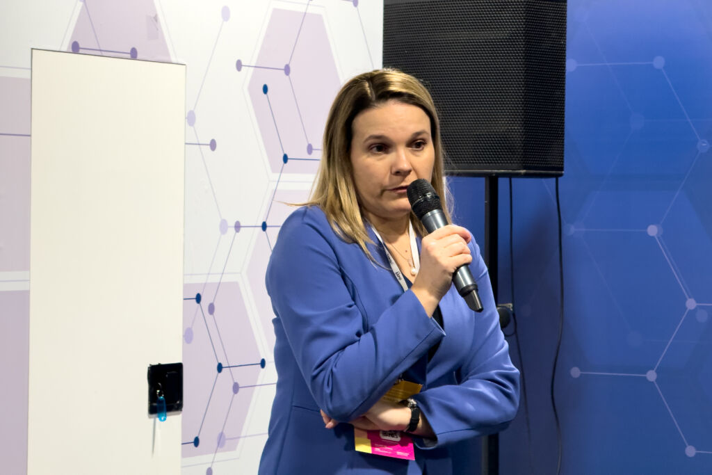 Katarzyna Ławińska wygłasza prelekcję